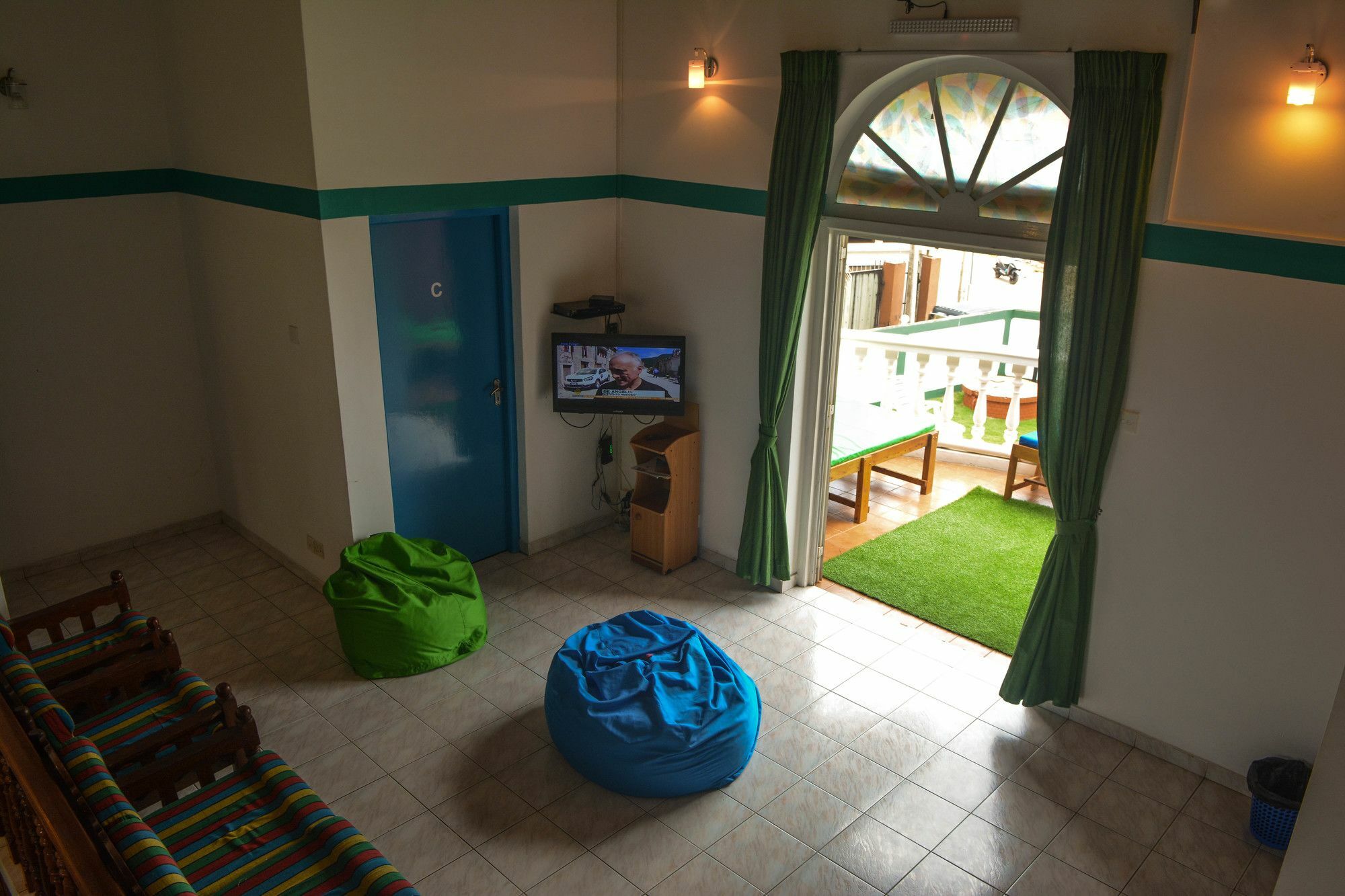 Explore Hostels Negombo Kochchikade Exterior foto